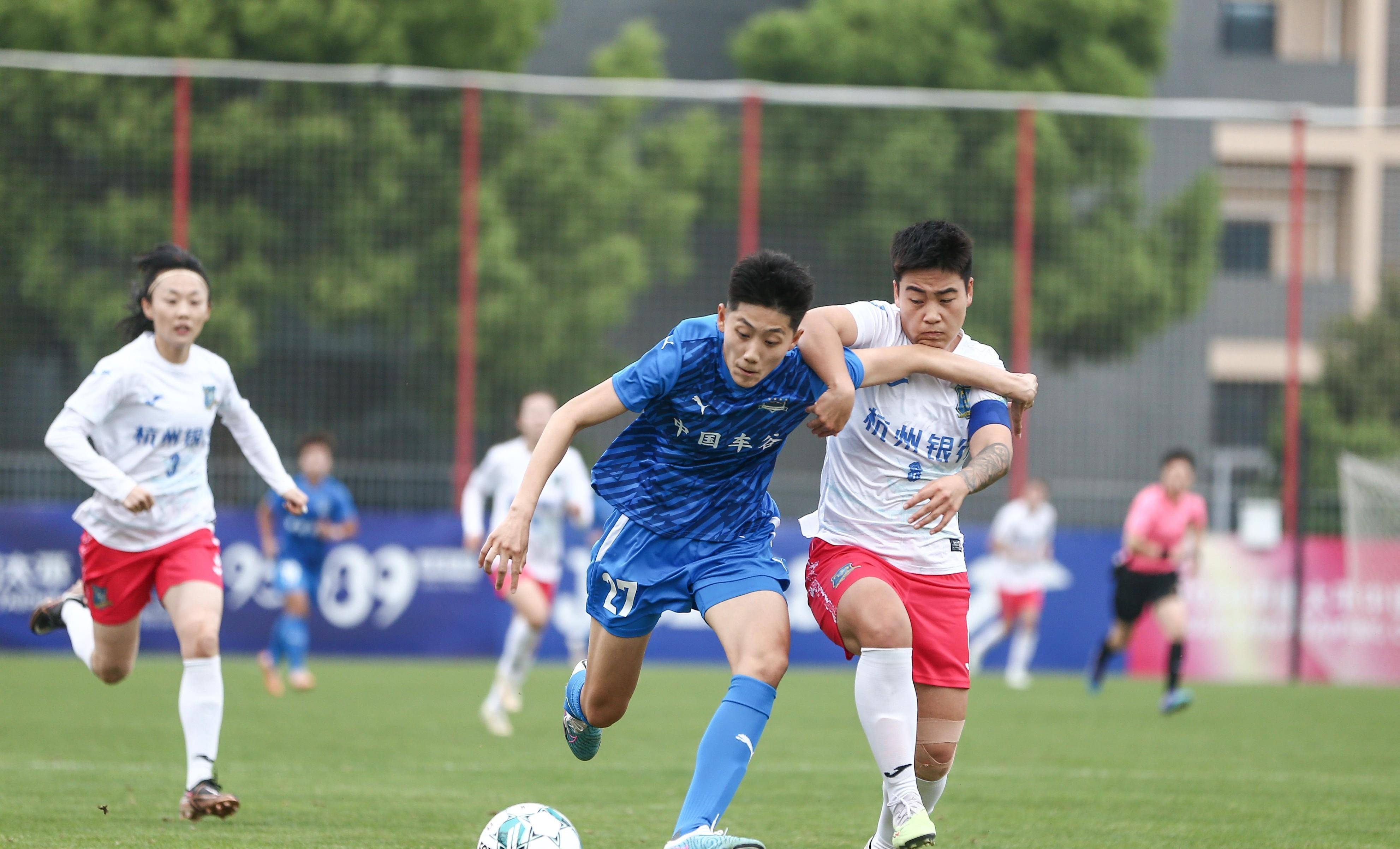 四川女足队攻势猛烈，击败对手晋级