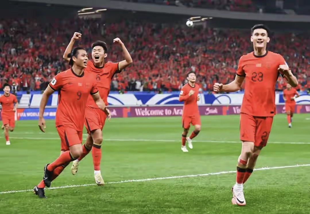 亚洲顶尖球队在国际赛事中交锋，胜负激烈