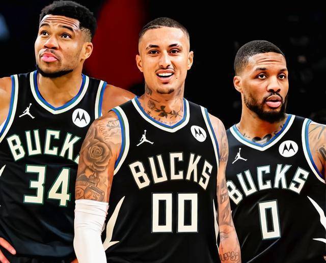 上海鹰队与对手在洲际球场上展开激烈角逐! 上海鹰队与对手在洲际球场上展开激烈角逐!